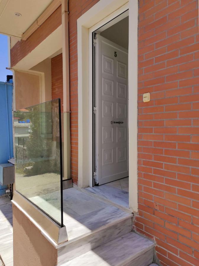 Three Graces Zakynthos Town Apartment ภายนอก รูปภาพ