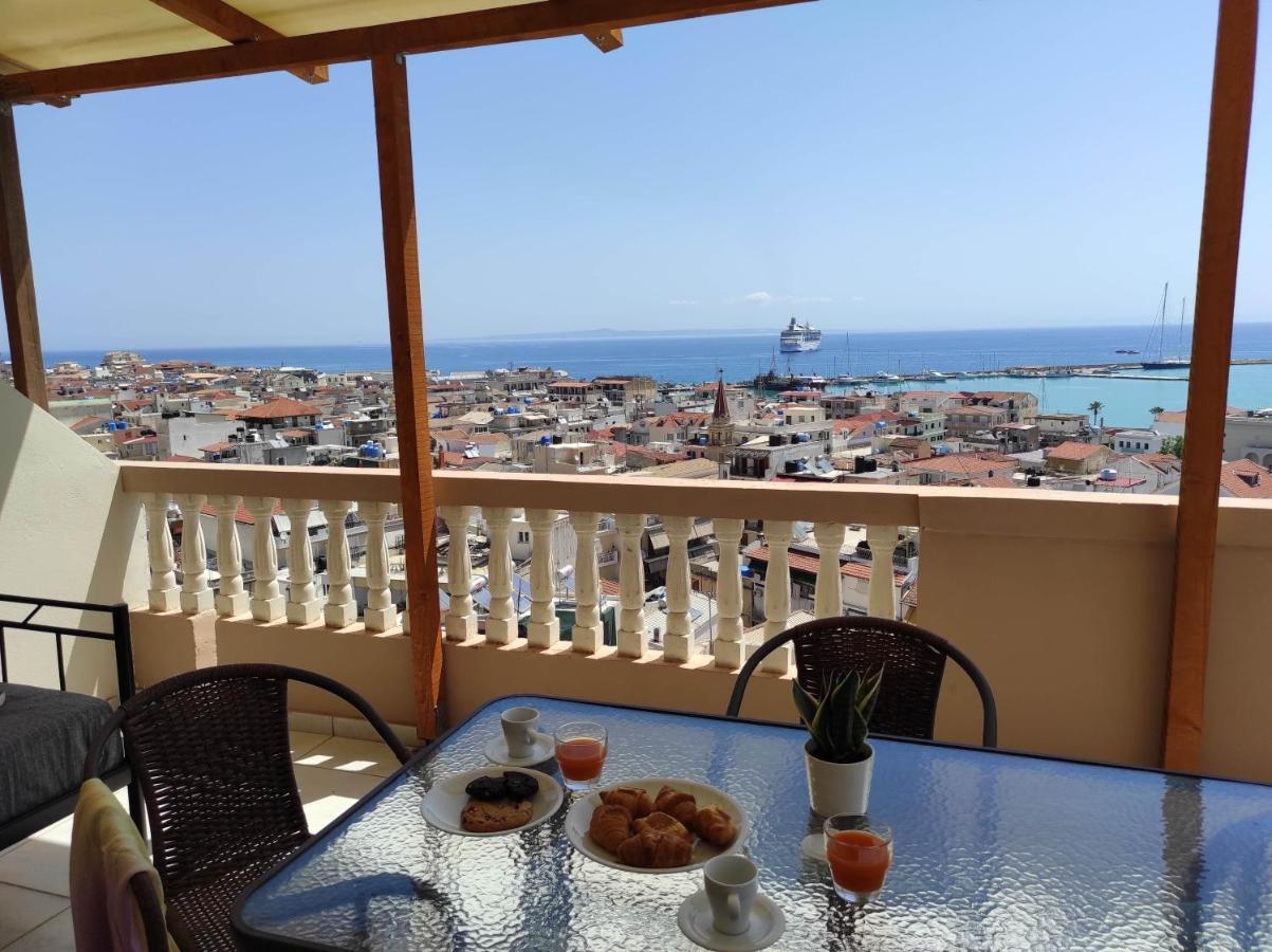 Three Graces Zakynthos Town Apartment ภายนอก รูปภาพ