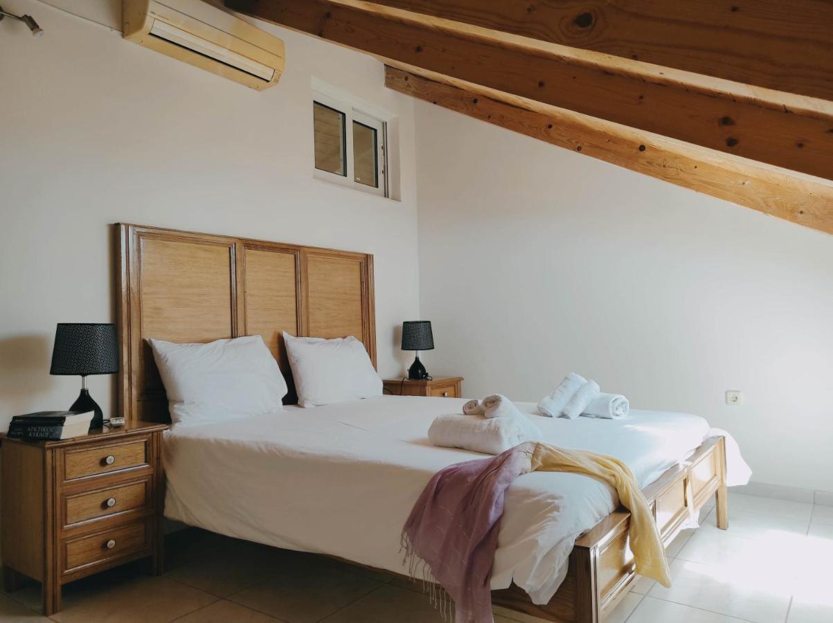 Three Graces Zakynthos Town Apartment ภายนอก รูปภาพ