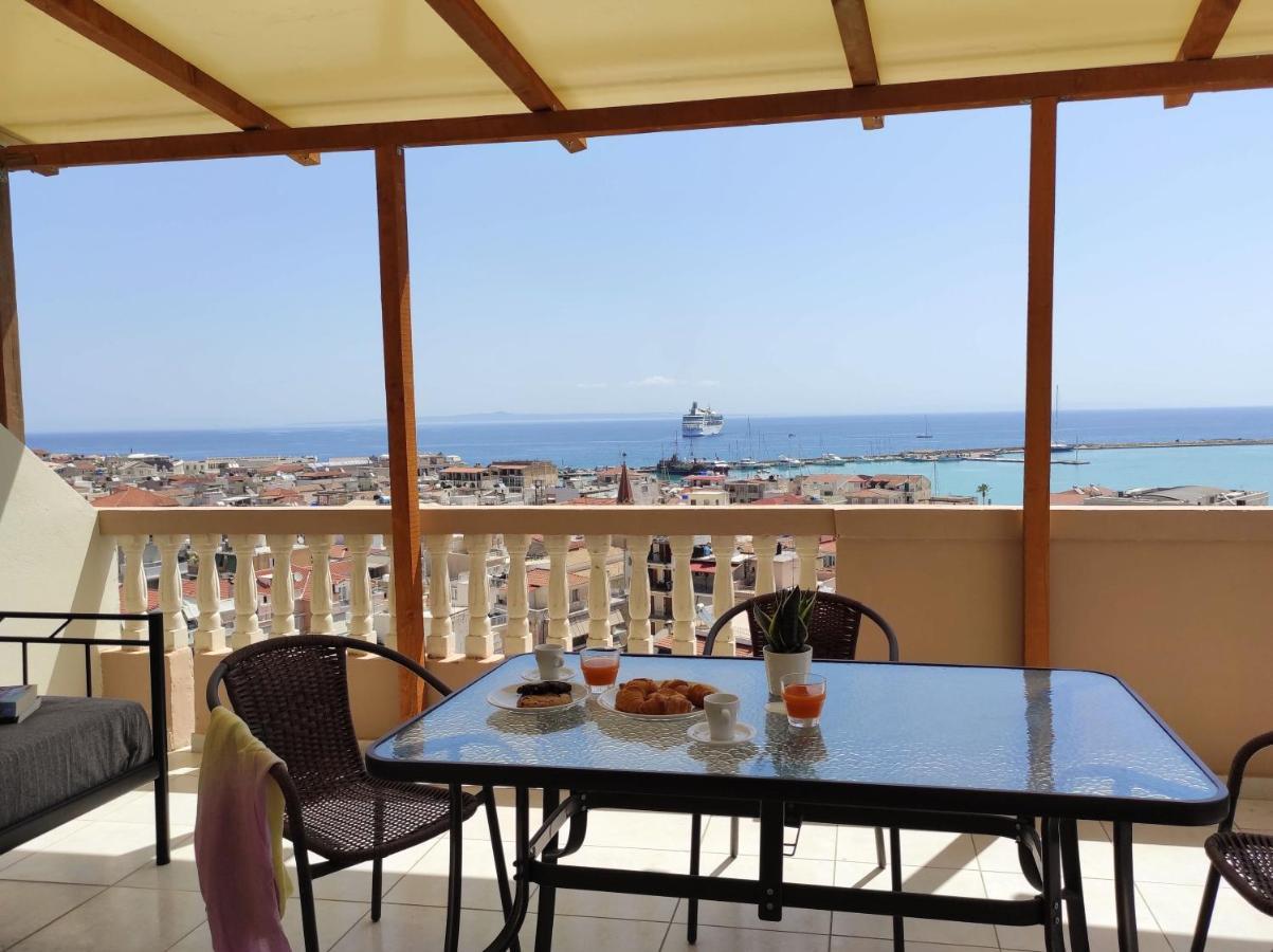 Three Graces Zakynthos Town Apartment ภายนอก รูปภาพ