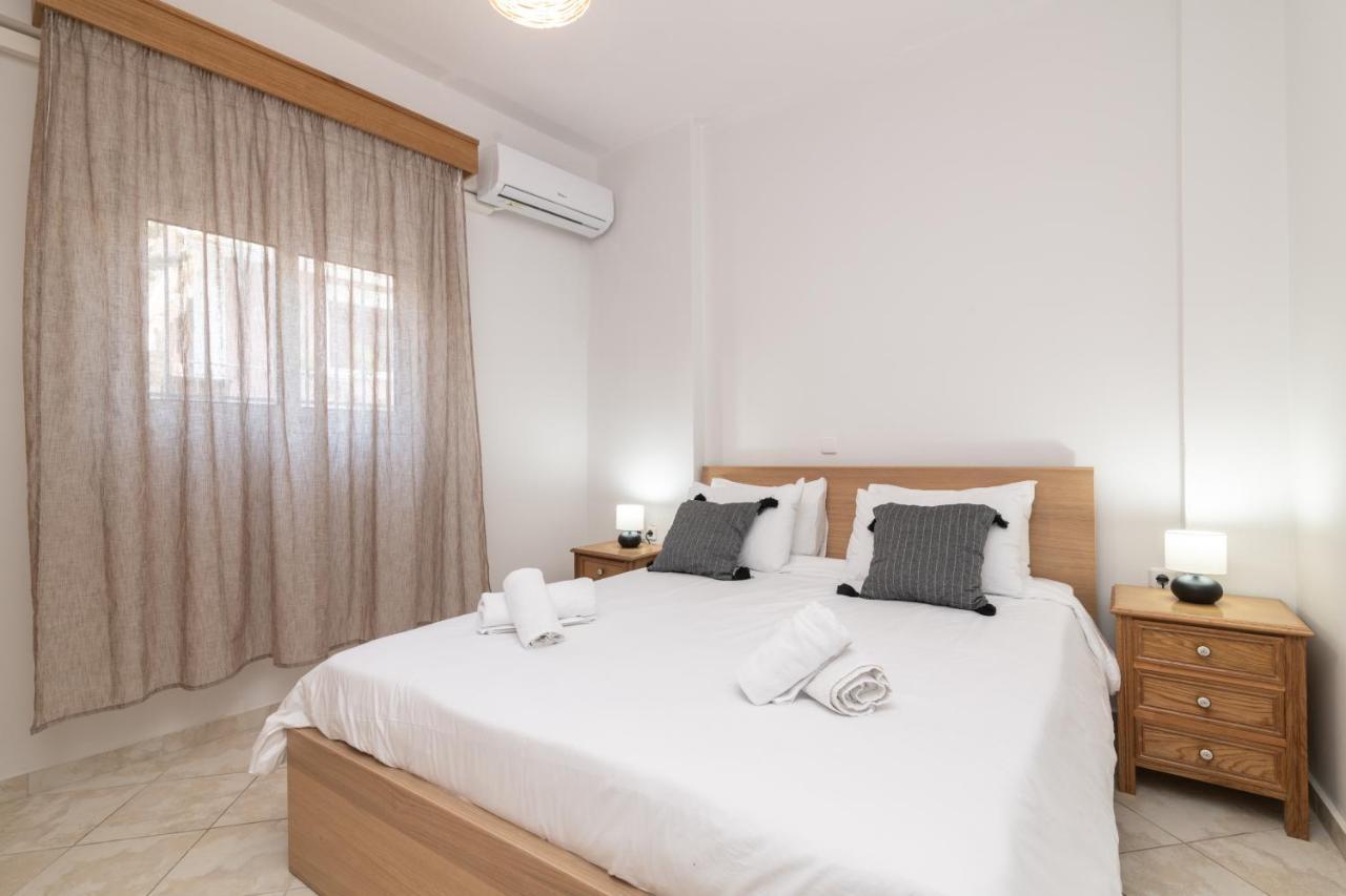 Three Graces Zakynthos Town Apartment ภายนอก รูปภาพ