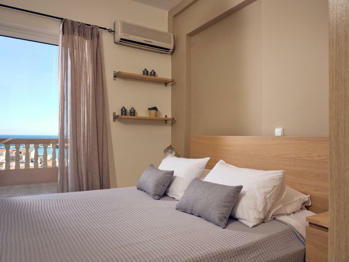 Three Graces Zakynthos Town Apartment ภายนอก รูปภาพ