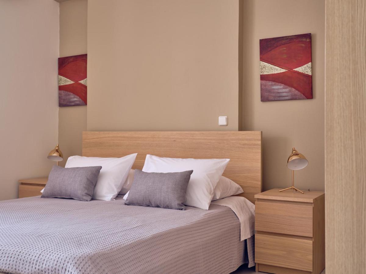 Three Graces Zakynthos Town Apartment ภายนอก รูปภาพ