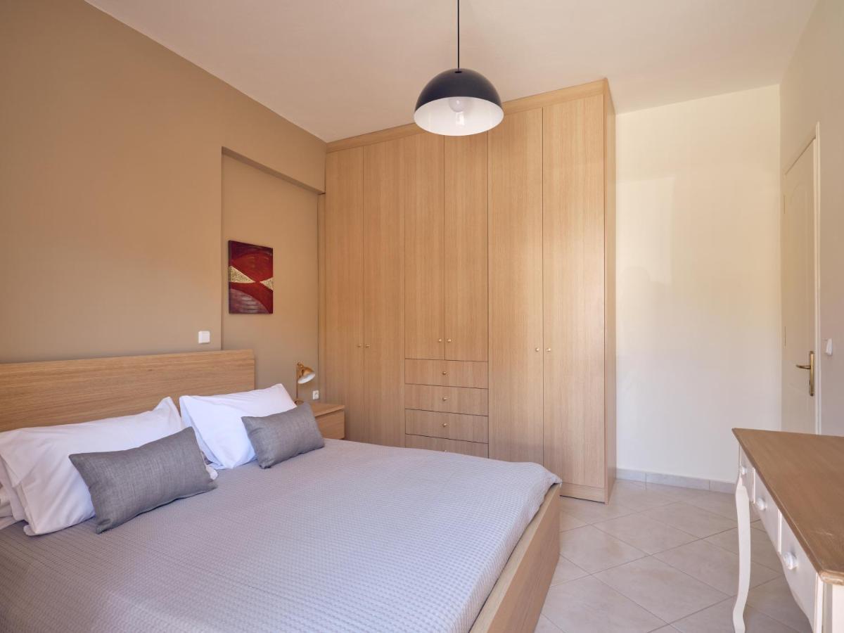 Three Graces Zakynthos Town Apartment ภายนอก รูปภาพ